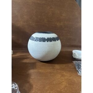 Vintage Southwestern Studio Pottery Bowl Dish Signed Black White Vase 7X8